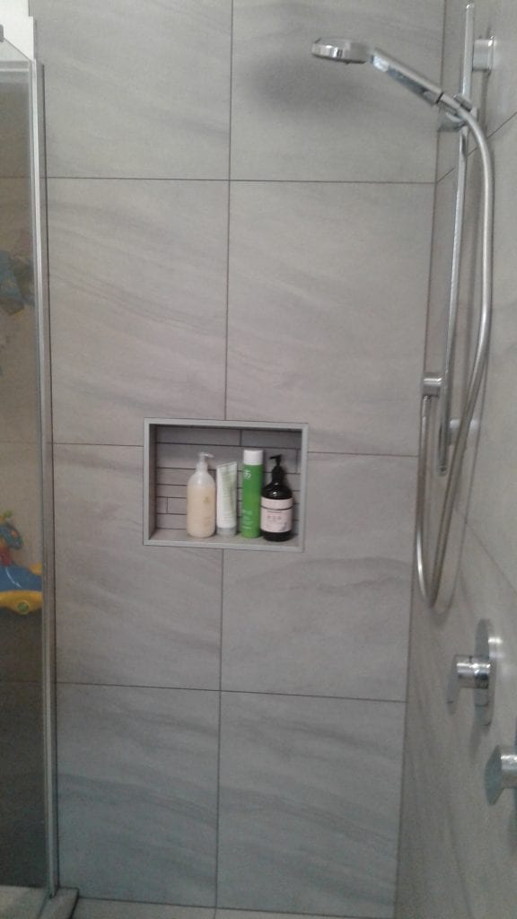 Shower tiled niche